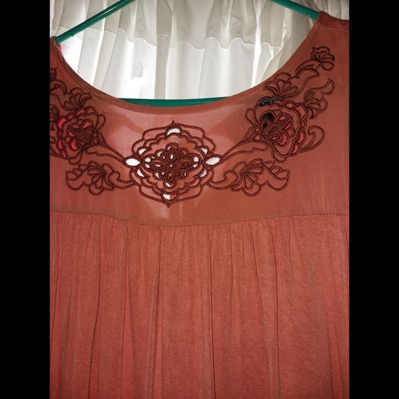 Torrid embroidered tank top Plus Size 1X - Picture 2 of 11